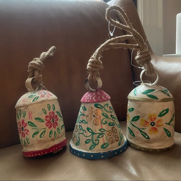 Hand painted bell 🔔 - Picture 7 of 7